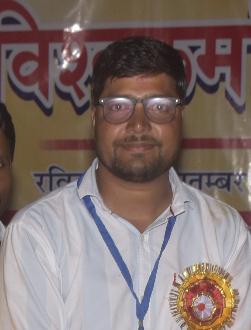 आशीष विश्वकर्मा 
